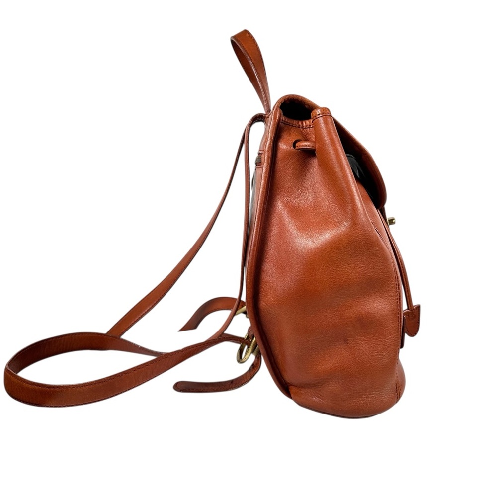 COACH VINTAGE Large Turn-lock Glove Tanned Leather Backpack in British Tan - Picture 8 of 16